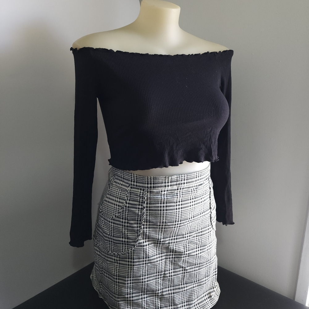 Aus L H&M Divided Black Ribbed Off Shoulder Long Sleeve Crop Top - Picture 8 of 16